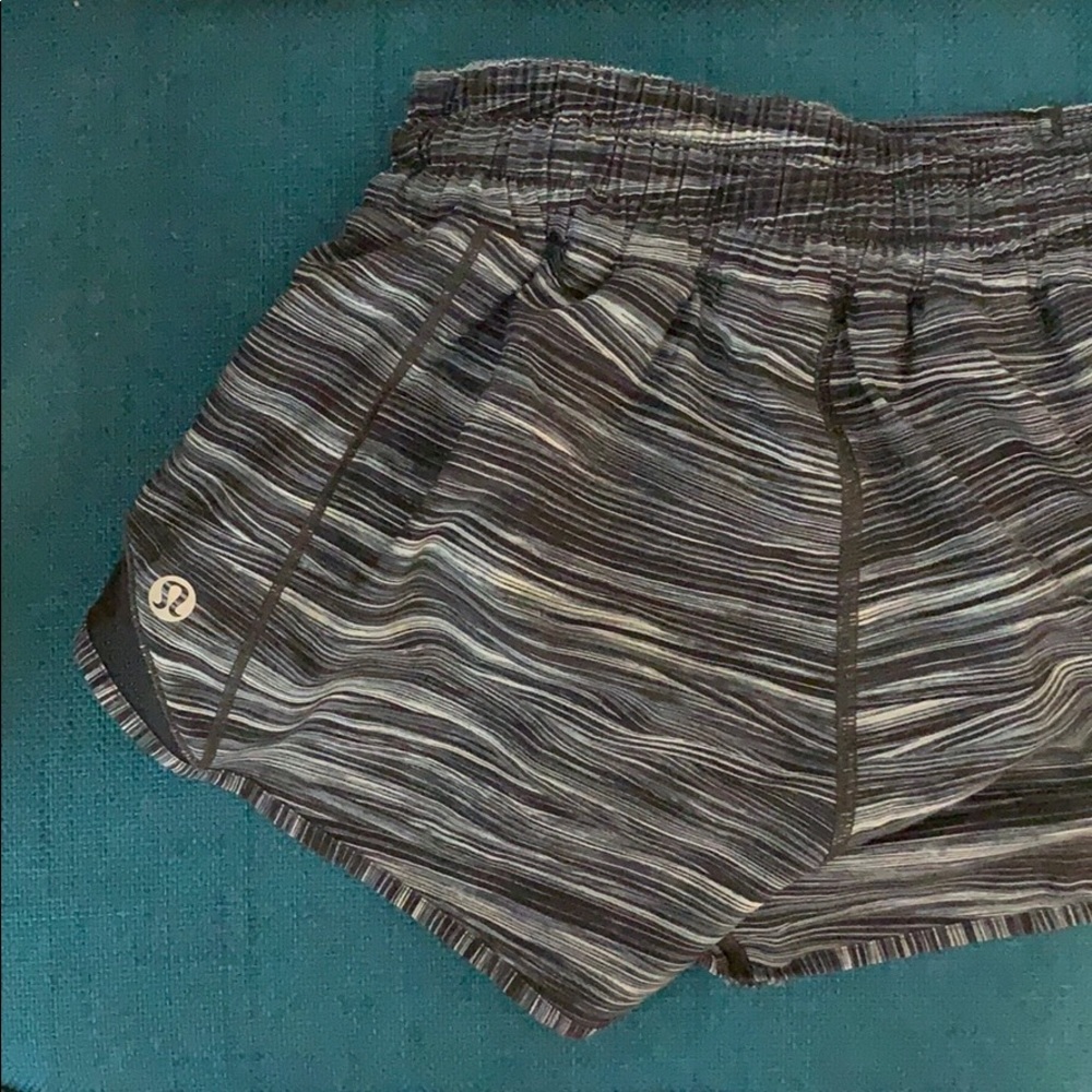 Lululemon Hotty Hot Short II 2.5”